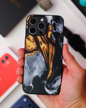 Picasee ULTIMATE CASE MagSafe pro Apple iPhone 17e - Black Gold